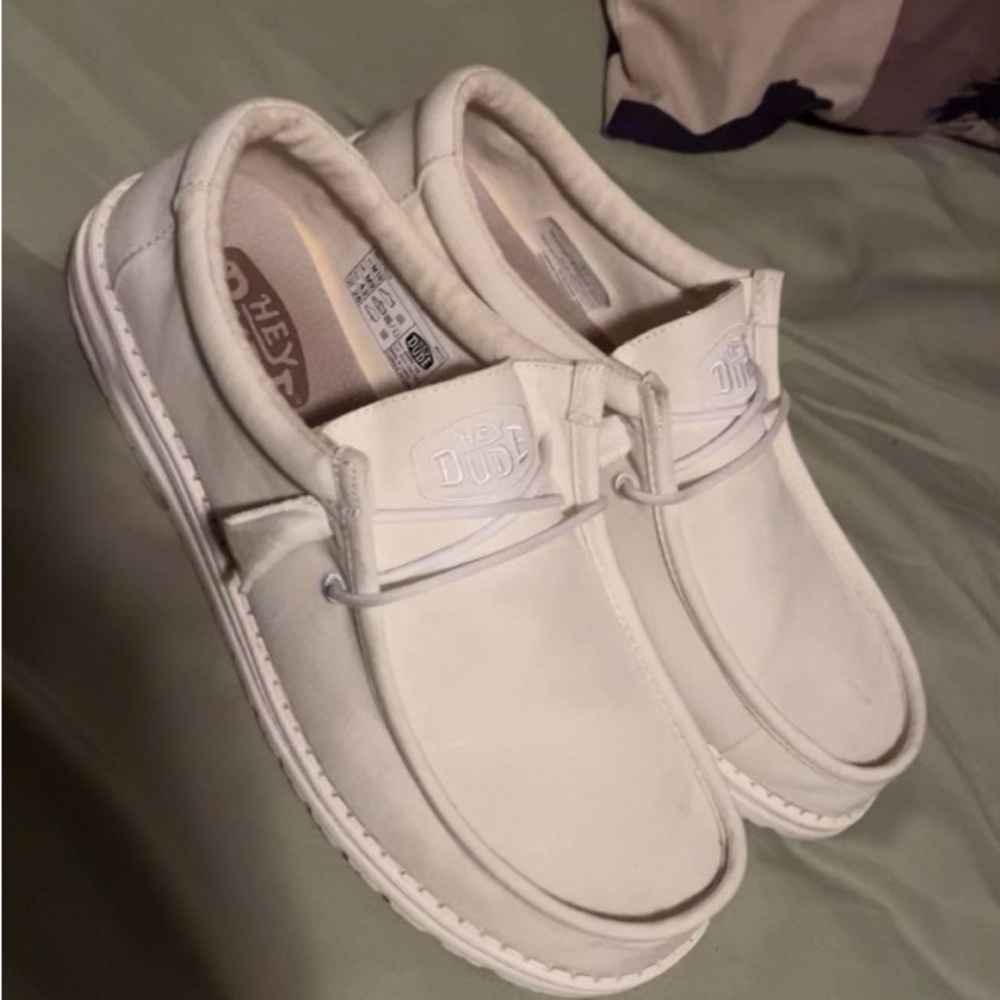 WORN ONCE Hey Dudes Men’s Wally Slub in White. Size 10